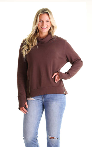 Minley Pullover In Chocolate